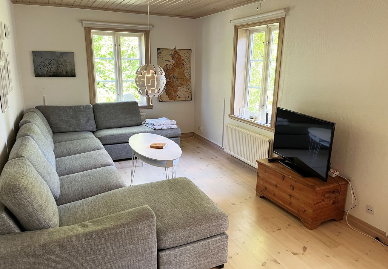 House in Löttorp - Large timber villa with a scenic location south of Löttorp | SE04050