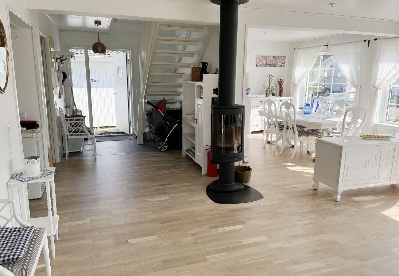 House in Rockneby - Large and spacious villa in Revsudden, north of Kalmar | SE05075