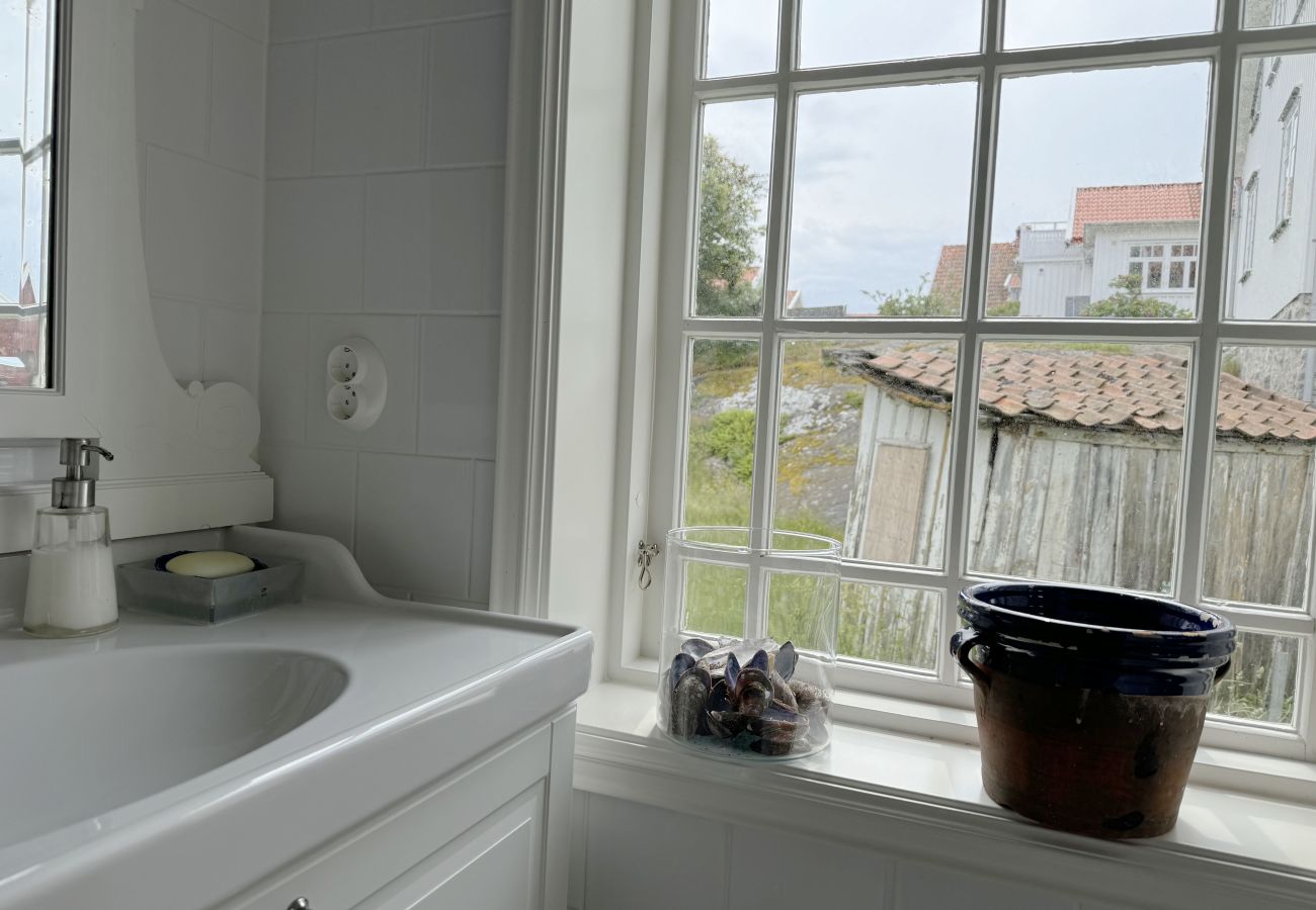 Studio in Käringön - Unique opportunity to rent a cottage on Käringön in Bohuslän's beautiful archipelago | SE09070