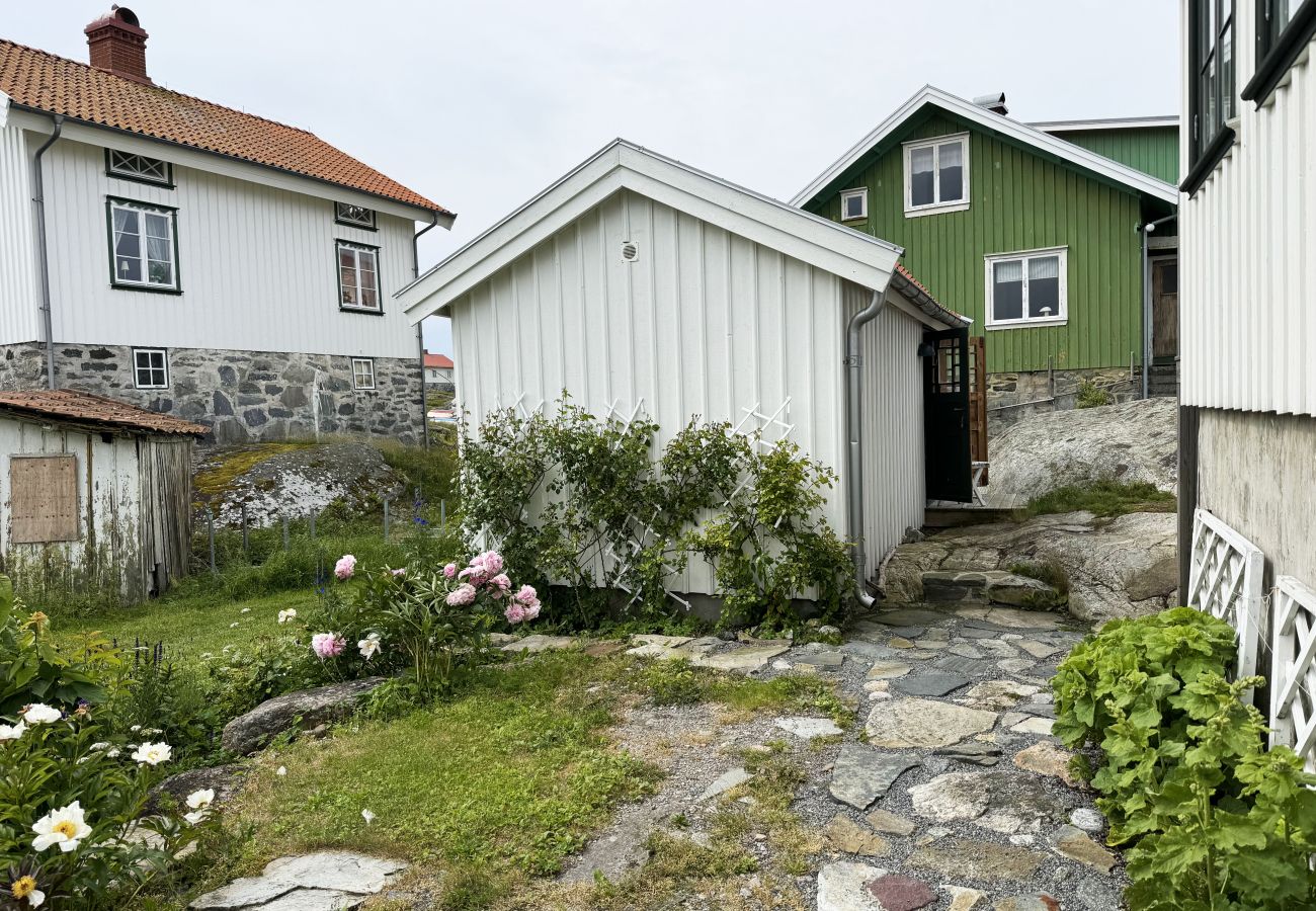 Studio in Käringön - Unique opportunity to rent a cottage on Käringön in Bohuslän's beautiful archipelago | SE09070