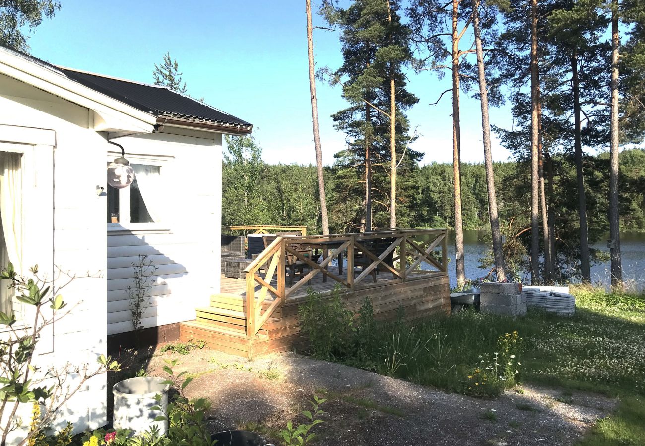 House in Huddinge - Fantastic house with private dock and lake view, 30 Minutes from Stockholm | SE13032