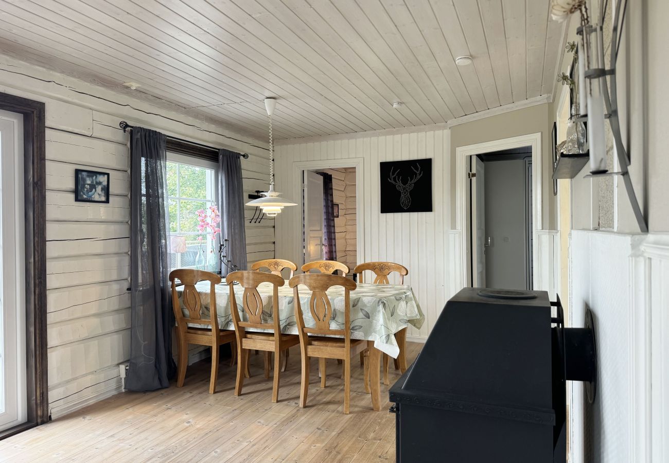 House in Dalskog - Cozy cottage with a view of Teåkersjön | SE17014