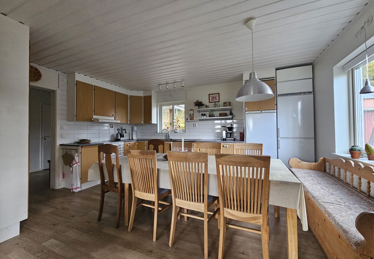 House in Henån - Large house on Orust in a peaceful, secluded location | SE09103