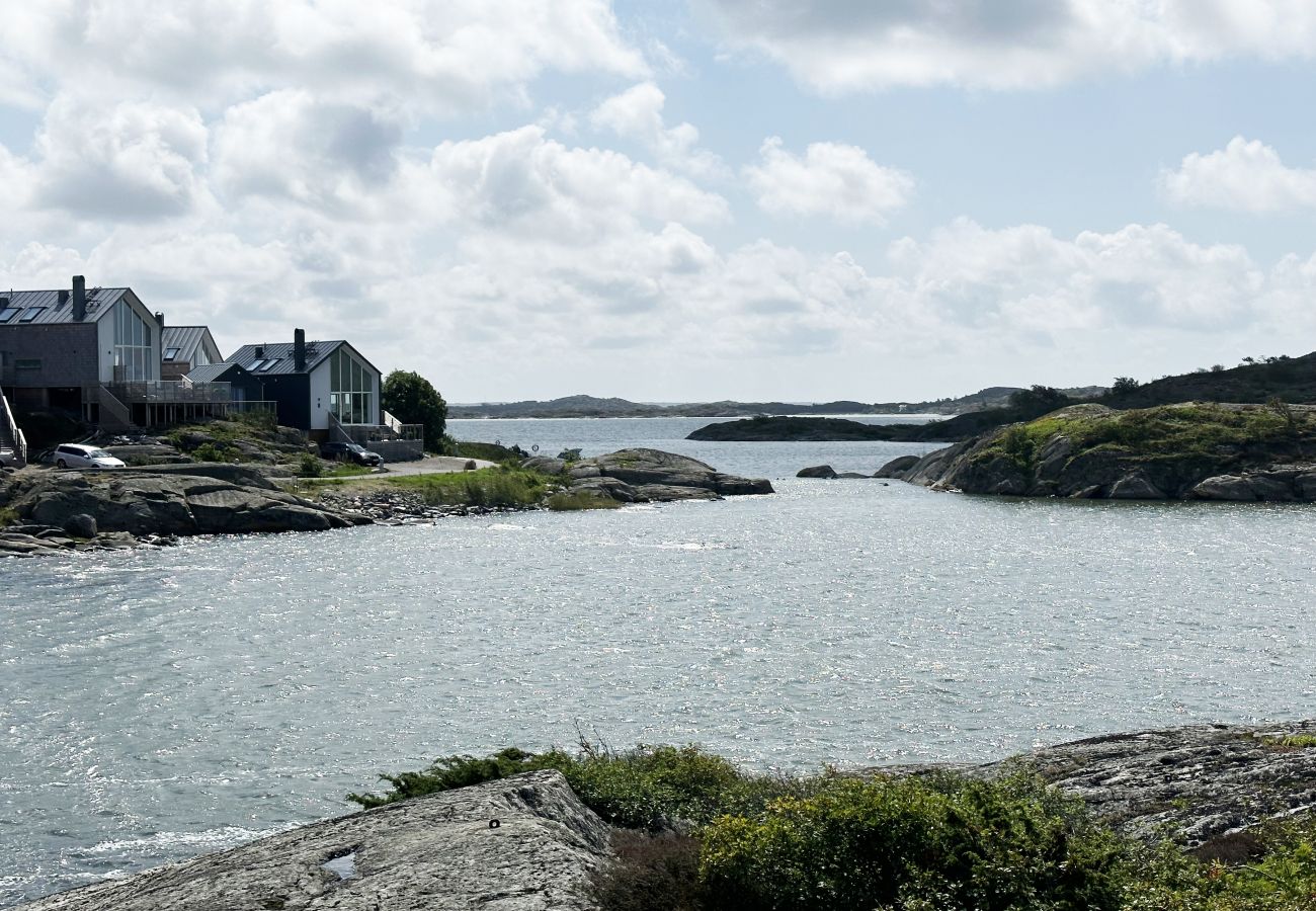 Stuga i Kärna - Unik semesterbostad 10 meter från vattnet, Lilla Fjellsholmen | SE09040