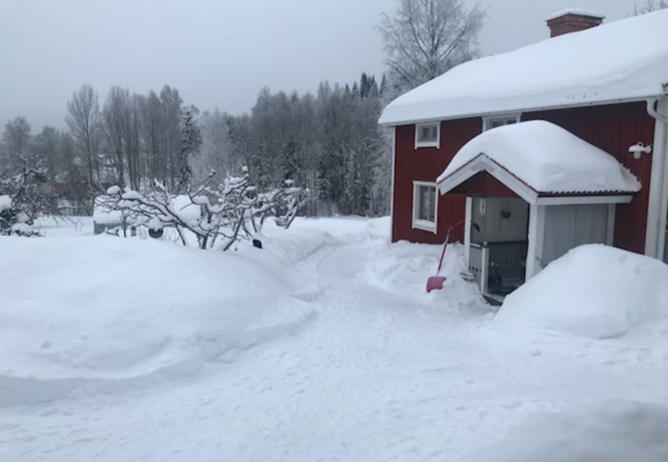 Stuga i Bjursås - Charmig Dala-stuga i Bjursås | SE19029