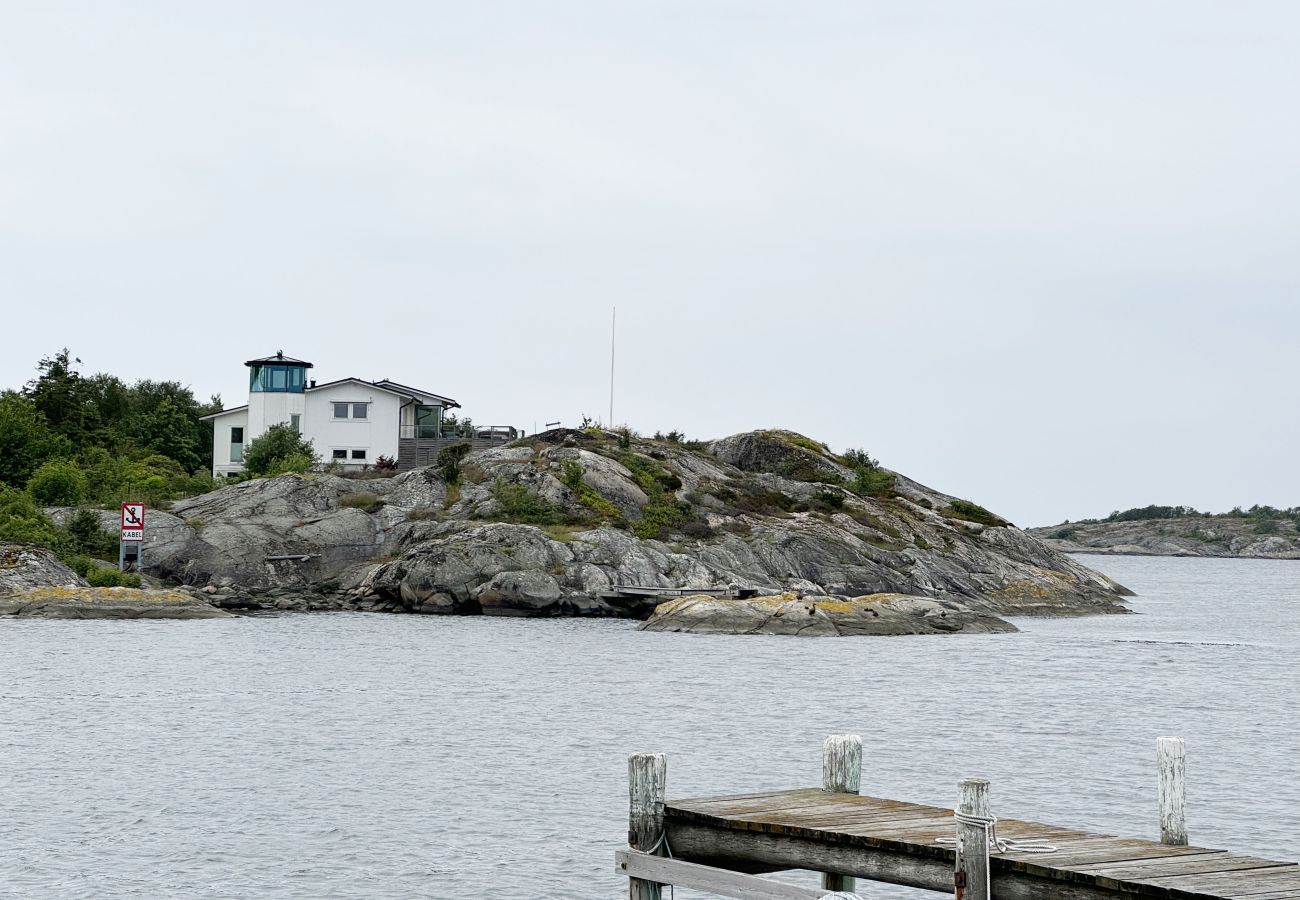 Stuga i Torslanda - Arkitektritad villa med havsutsikt på Långholmen i Göteborgs västra skärgård | SE09071