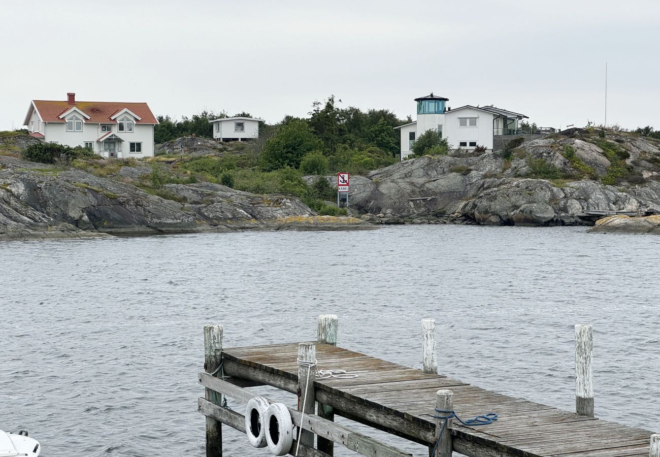 Stuga i Torslanda - Arkitektritad villa med havsutsikt på Långholmen i Göteborgs västra skärgård | SE09071