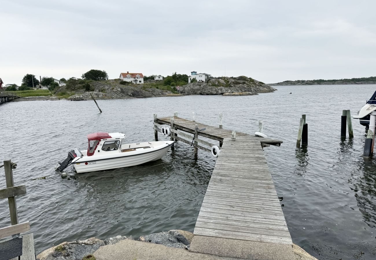 Stuga i Torslanda - Arkitektritad villa med havsutsikt på Långholmen i Göteborgs västra skärgård | SE09071