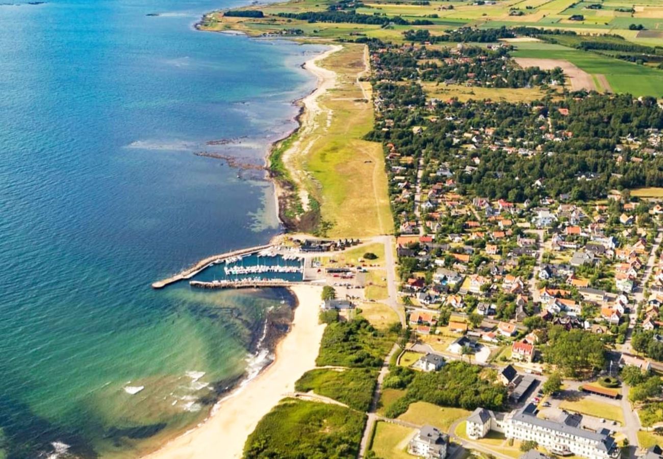 Stuga i Vejbystrand - Charmig Enplansvilla nära Havet i Vejbystrand SE01066