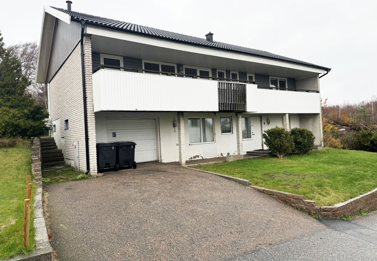 Stuga i Hunnebostrand - Rymlig villa i centrala Hunnebostrand | SE09077.