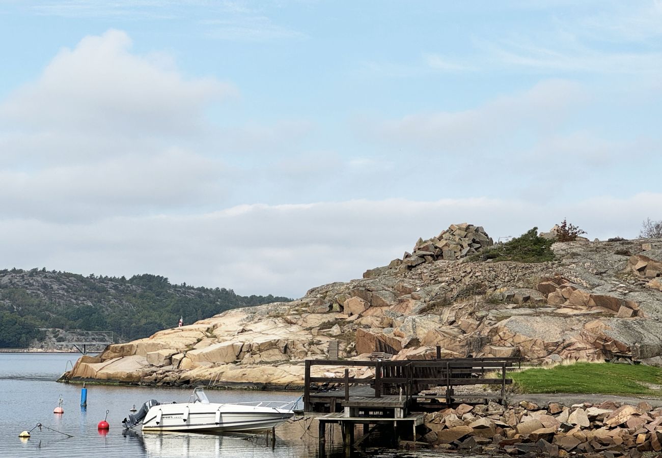 Stuga i Brastad - Trevlig stuga i Brastad nära Åbyfjorden | SE09076