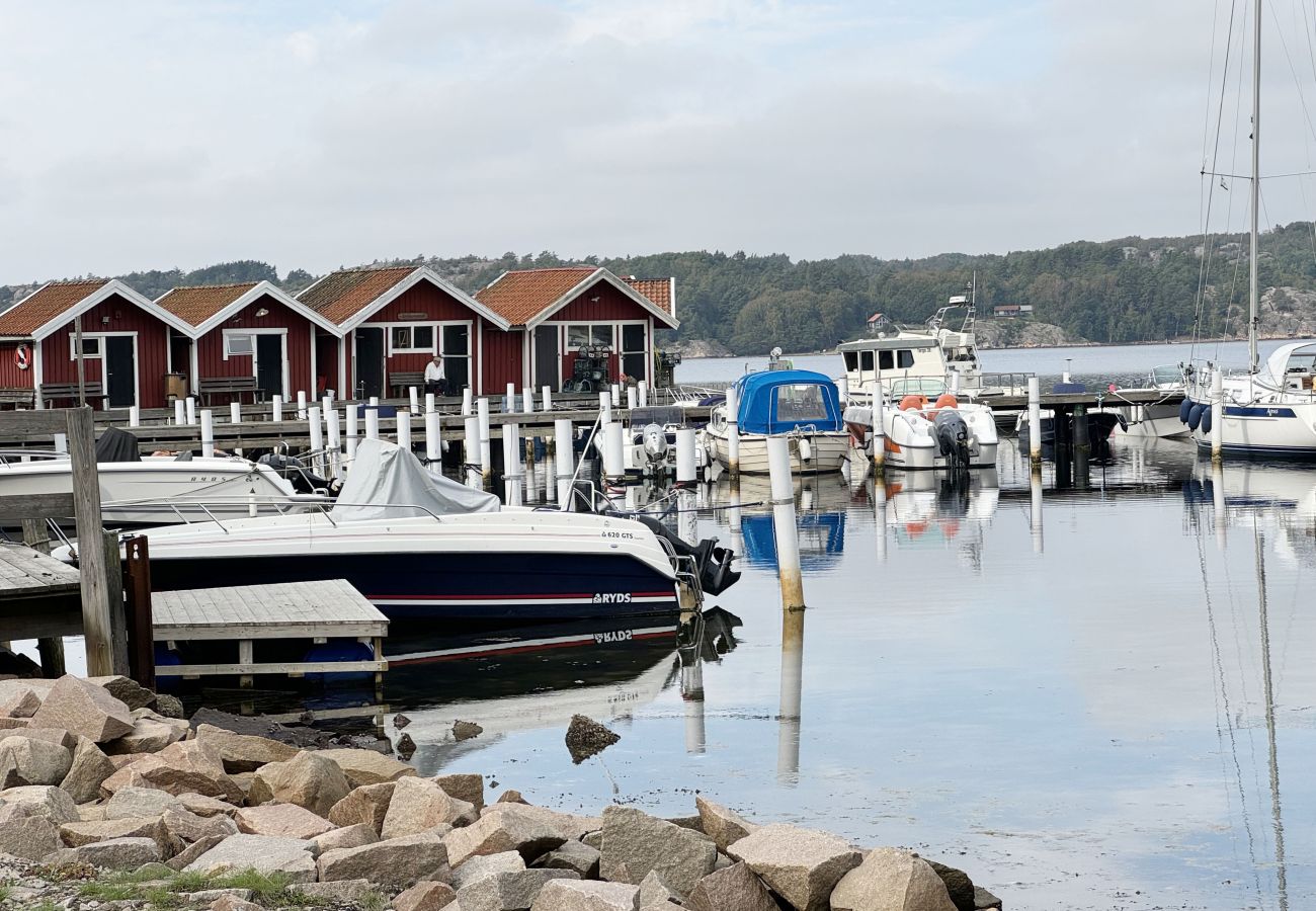 Stuga i Brastad - Trevlig stuga i Brastad nära Åbyfjorden | SE09076