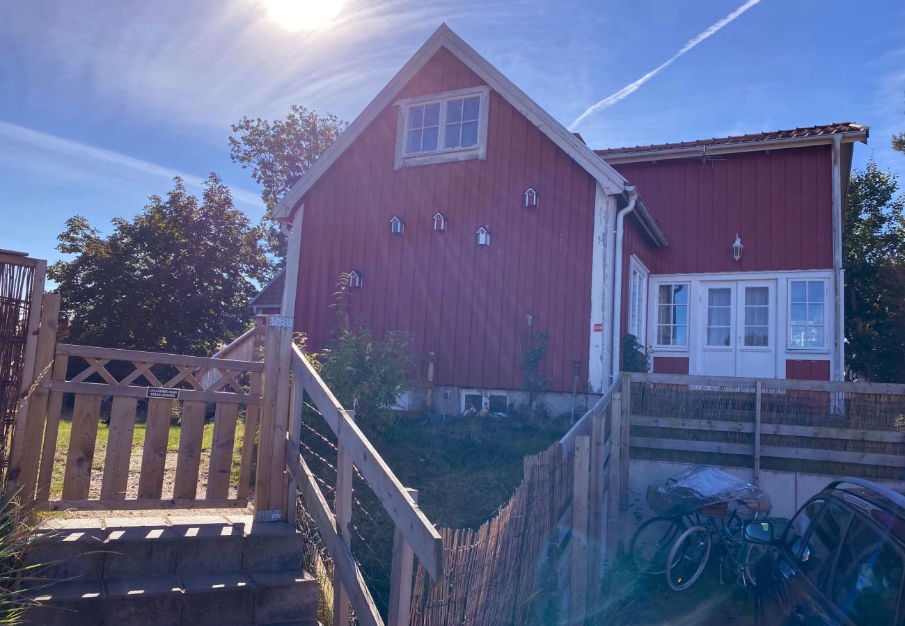 Stuga i Mellbystrand - Semesterhus i norra Mellbystrand med utsikt över Laholmsbukten  SE02039