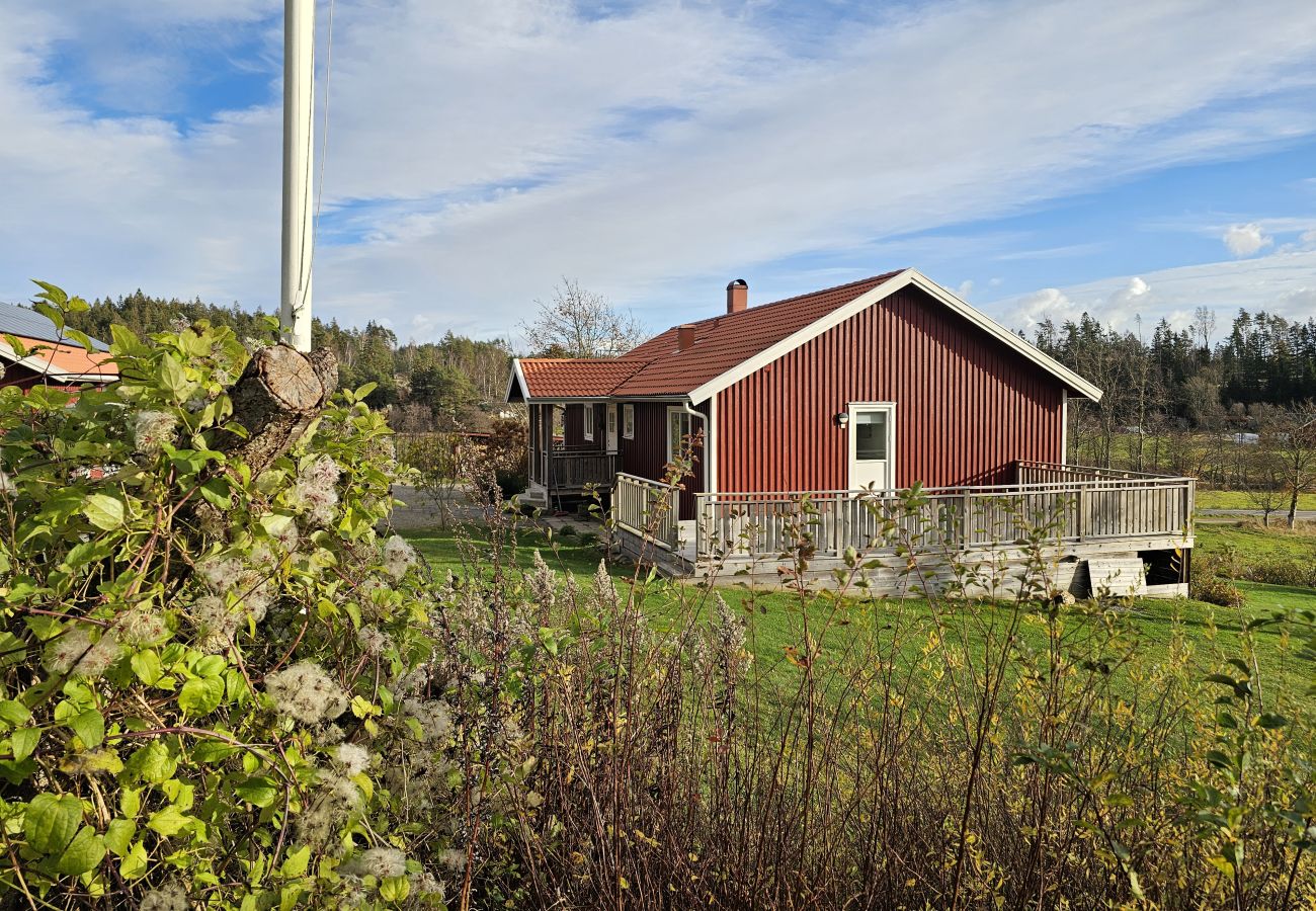 Stuga i Henån - Stort hus på Orust i lugnt, avskilt läge | SE09103